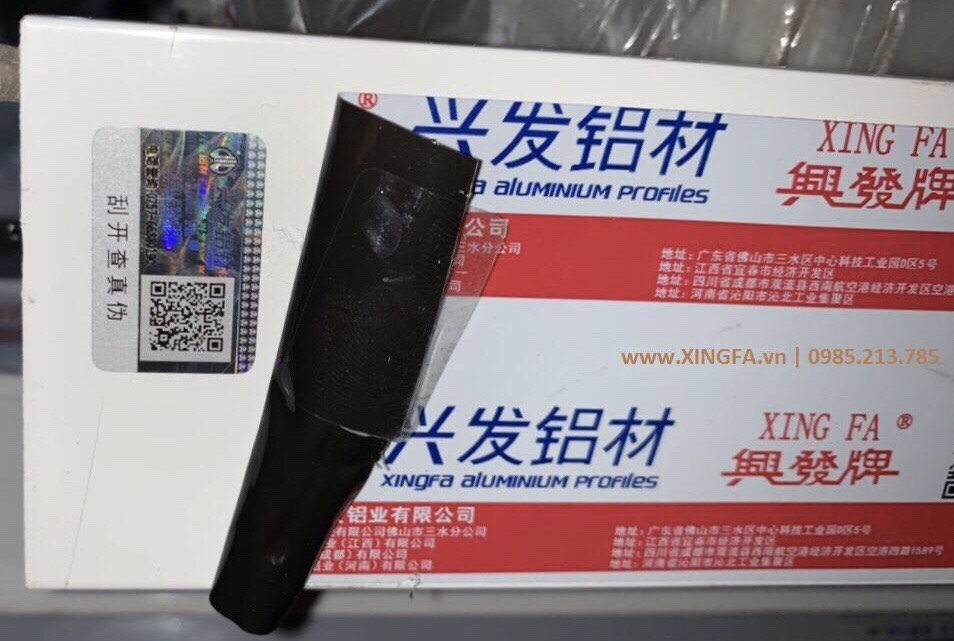 Mẫu tem điện tử chống hàng giả nhái, dán trực tiếp trên thanh nhôm XINGFA nhập khẩu